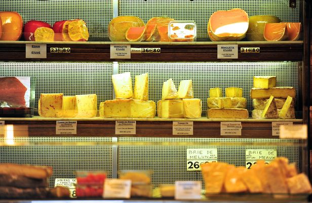 Food tour of the Marais neighborhood