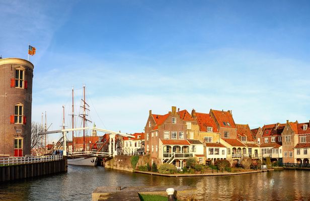 Self guided tour with interactive city game of Enkhuizen