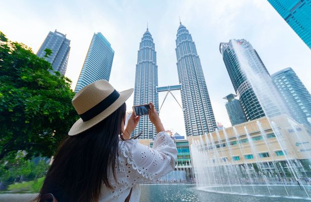 Skip the line Petronas Twin Tower ticket with hotel pick up