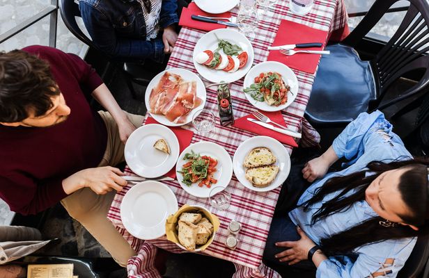 Eat Like a local in Naples private and personalized food tour