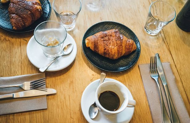 Guided coffee and history tour of Collingwood in Melbourne