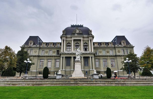 Lausanne private walking tour
