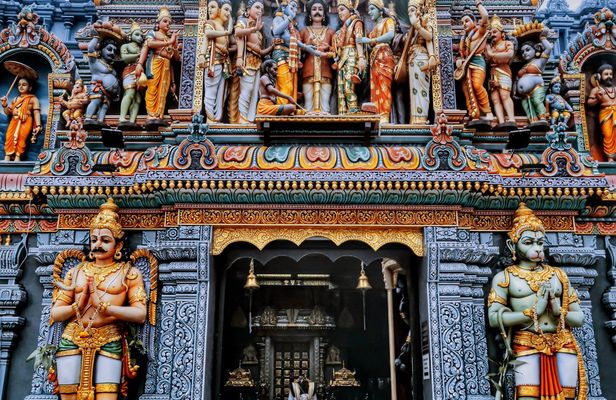 Instagram tour in Bugis, Waterloo and Kampong Glam with an Influencer