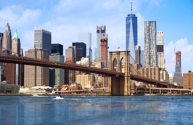 Semi-private walking tour of Lower Manhattan and Ground Zero
