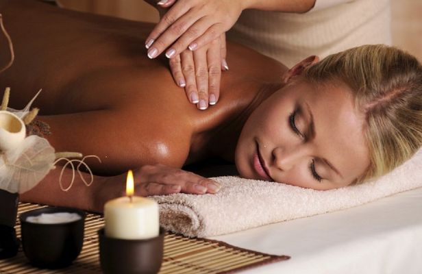 Artemis Hamam traditional body scrub and oil massage