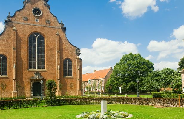 Self guided tour with interactive city game of Turnhout
