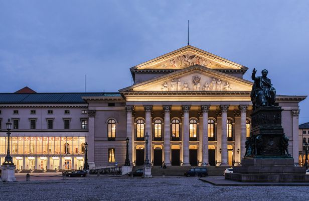 Half-day private and personalized walking tour of Munich