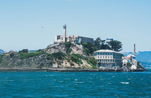 Fisherman's Wharf walking tour and Alcatraz visit