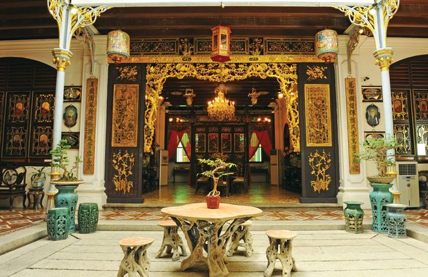 Private walking tour through Penang Georgetown with lunch