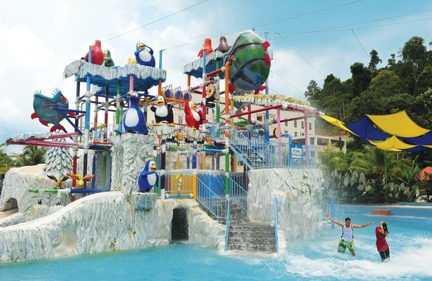 Bukit Gambang Theme Park with roundtrip transfer from Kuala Lumpur