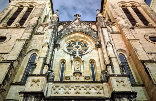Haunted history walking tour in San Antonio