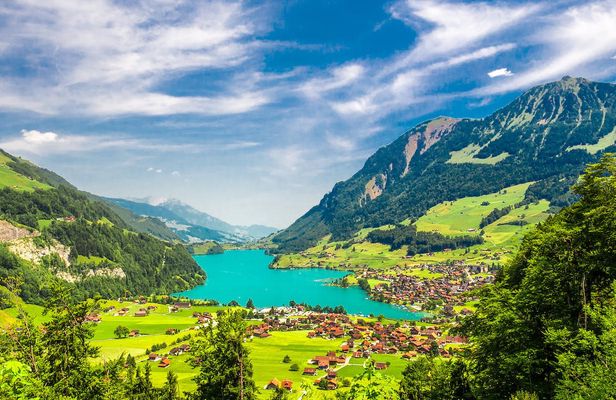 Private day tour to the heart of the Bernese Alps from Zürich