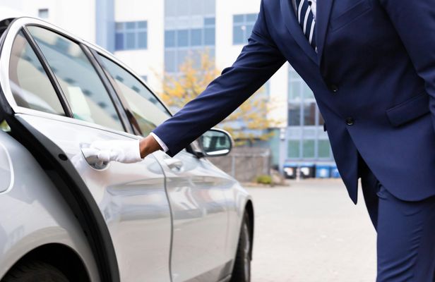 Full-day car at disposal in Muscat with chauffeur