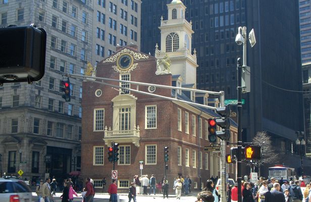 Downtown Freedom Trail to Back Bay via Beacon Hill walking tour