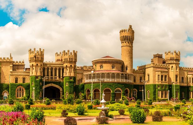 Guided visit of Bangalore Palace