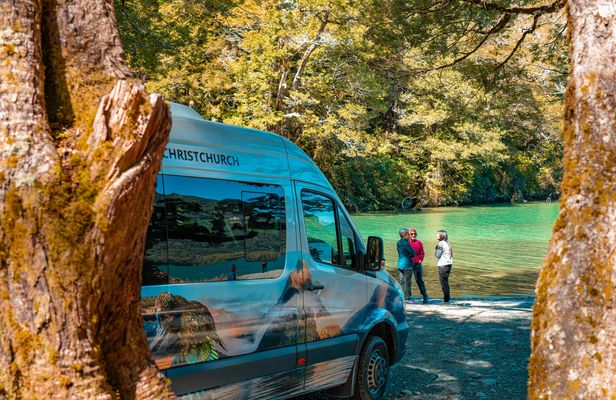 Milford Sound tour and Boutique cruise with picnic lunch from Queenstown