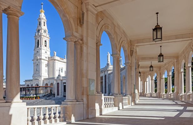One-way trip from Lisbon to Coimbra with visit to Fátima