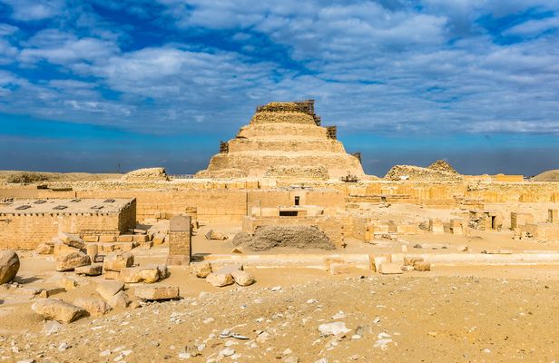 Memphis and Saqqara private tour with home cooked lunch from Cairo
