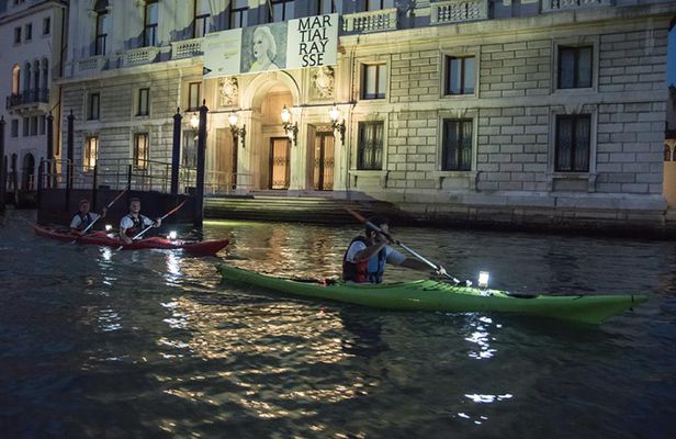 Kayak Experience in Venice at Night
