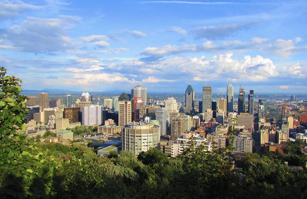 Kickstart to Montreal private walking tour