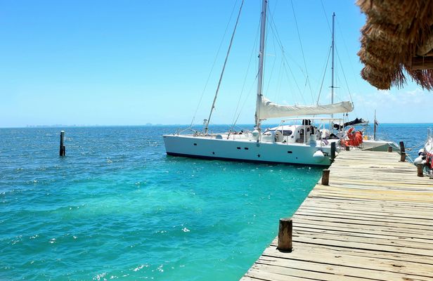 Full-day Isla Mujeres boat trip from Cancún