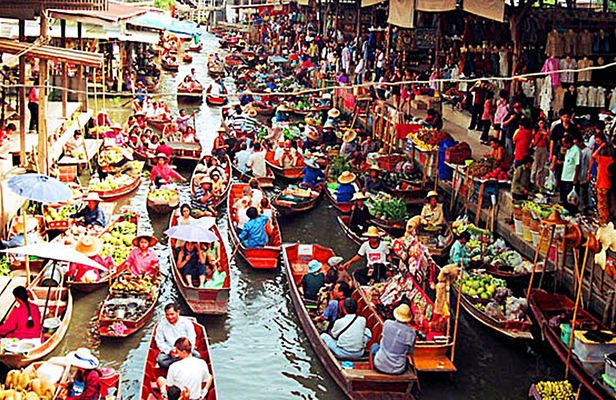 Private tour to Mae Klong Railway and Damnoen Saduak Floating Market