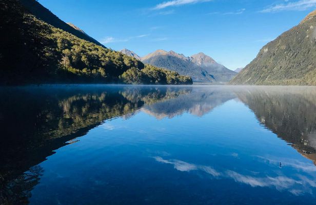 Milford Sound day tour and Boutique cruise with picnic lunch from Te Anau