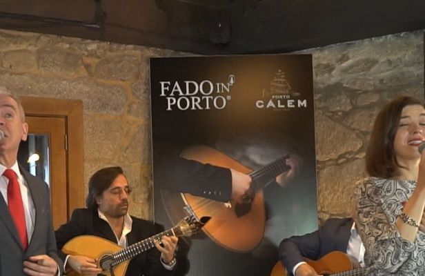Porto Cálem Cellar tour with wine tasting and Fado show