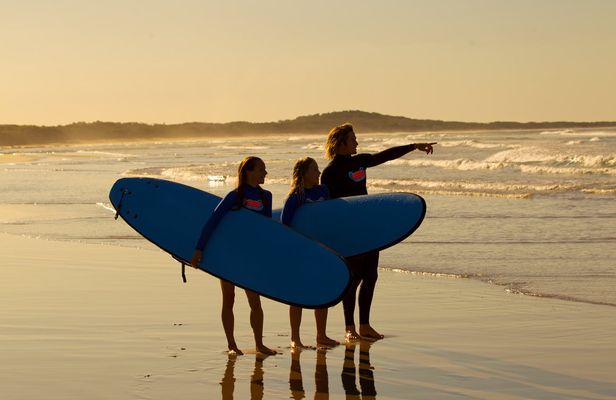 Surfing lesson for beginners at Broadbeach at Kurrawa Surf Club car park