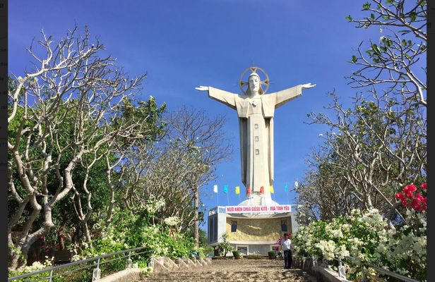 Vung Tau City visit and local lunch with transfer from Phu My Port