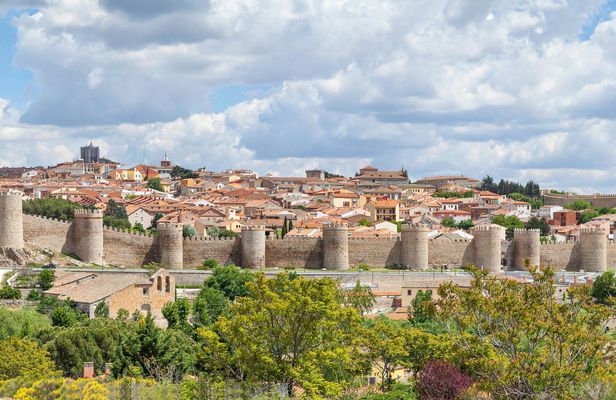 Ávila and Segovia full-day tour from Madrid