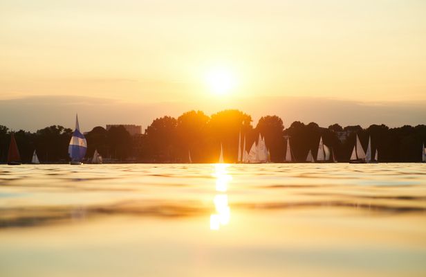 Sunset sailing trip on the Alster in Hamburg
