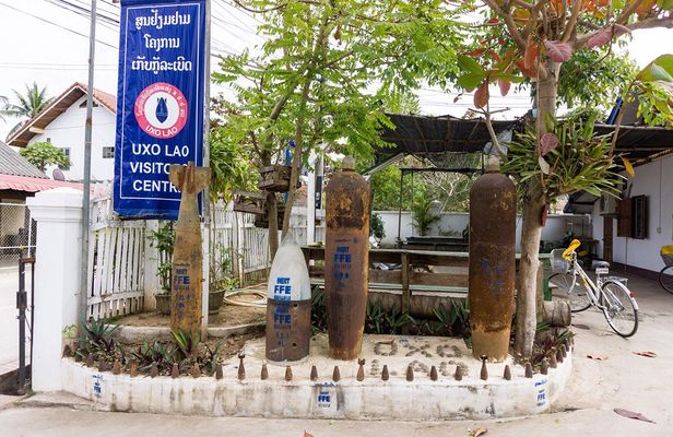 Luang Prabang tour with Saa papermaking and visit to the UXO Center