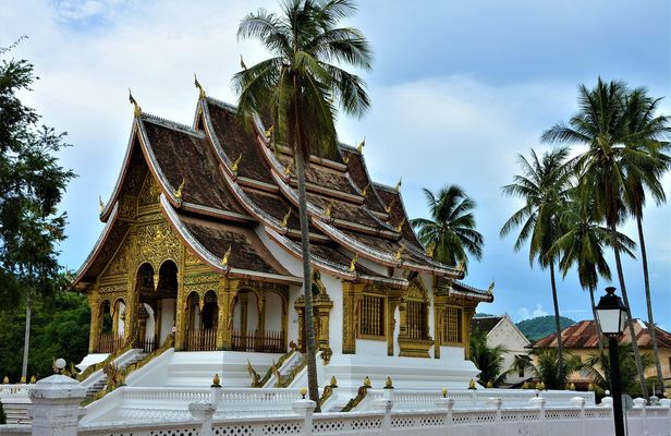 Luang Prabang private city tour with lunch and night market