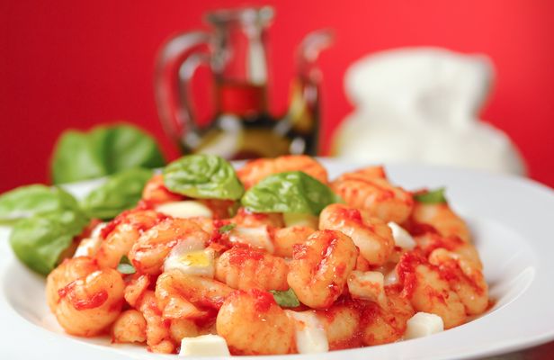 Pizza or gnocchi cooking class in Sorrento