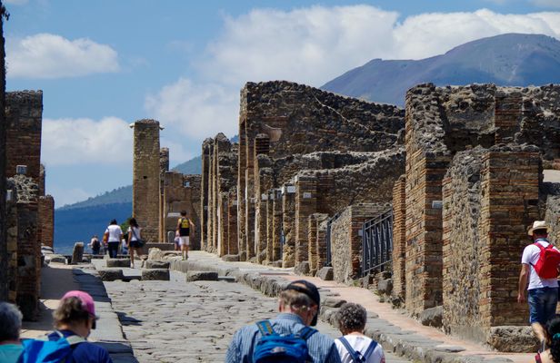 Pompeii Guided Tour With Skip-the-Line Ticket