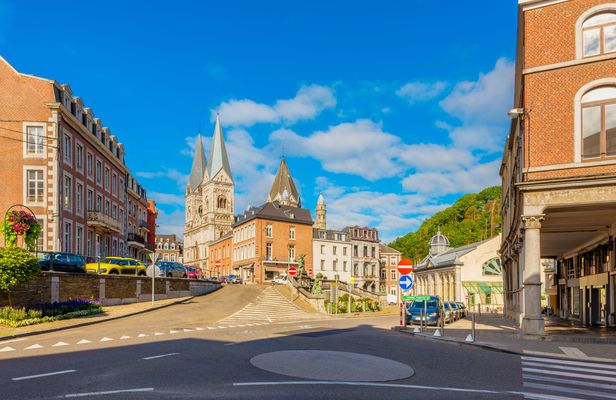 Self guided tour with interactive city game of Spa