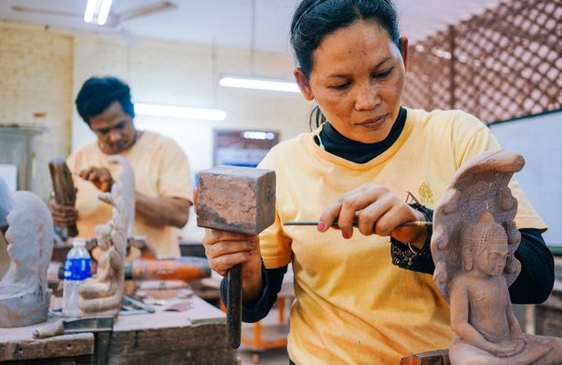 Private half-day Cambodia civil war history tour and Les Artisans d'Angkor
