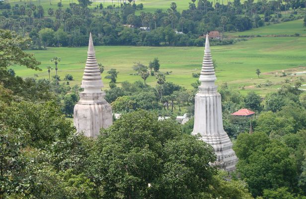 Full-day private tour to the ancient capital Oudong from Phnom Penh