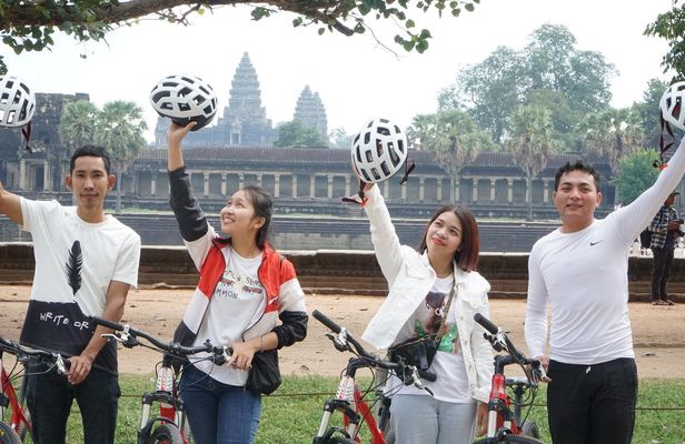 Angkor Wat temple private half-day cycling tour