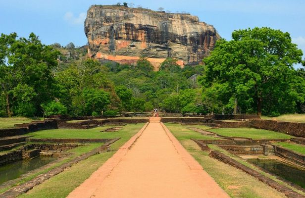 Sigiriya and Dambulla tour from Bentota region