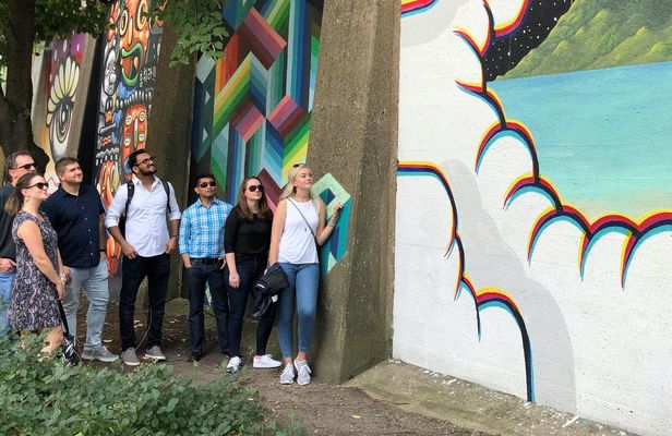 West Town guided street art tour in Chicago