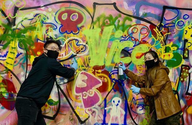 Spray Paint & Sip Urban Art Workshop in Chicago