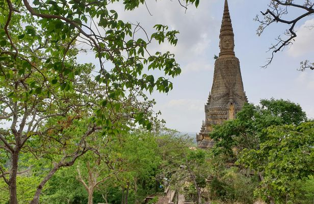 Oudong & Koh Chen half-day private tour