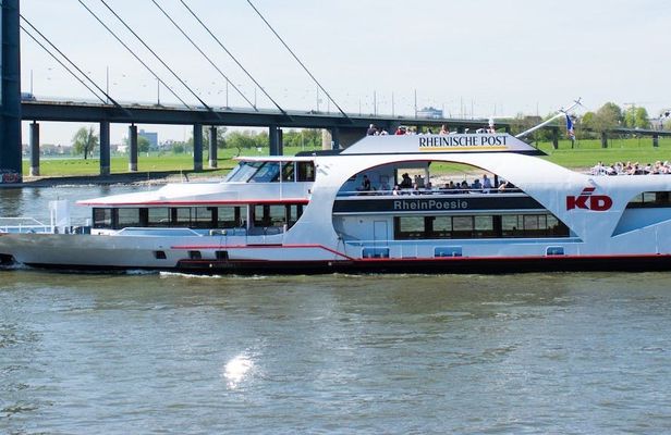 Panorama river boat cruise in Düsseldorf