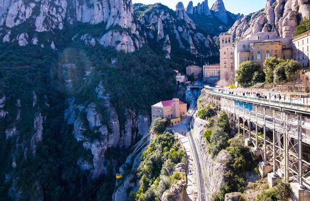 Easy Montserrat bus tour from Barcelona