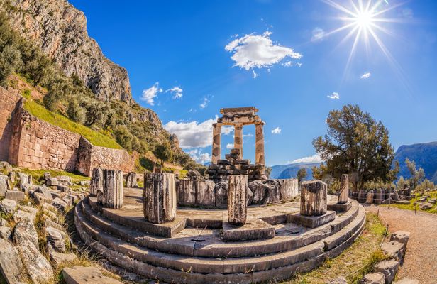 Delphi archaeological site with virtual reality from Athens