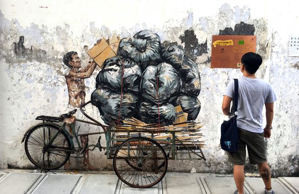 An unmissable wander through George Town private tour