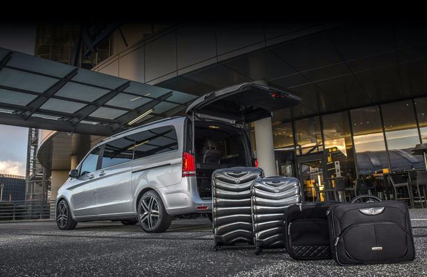 Paris airports private transfers in a luxury Minivan