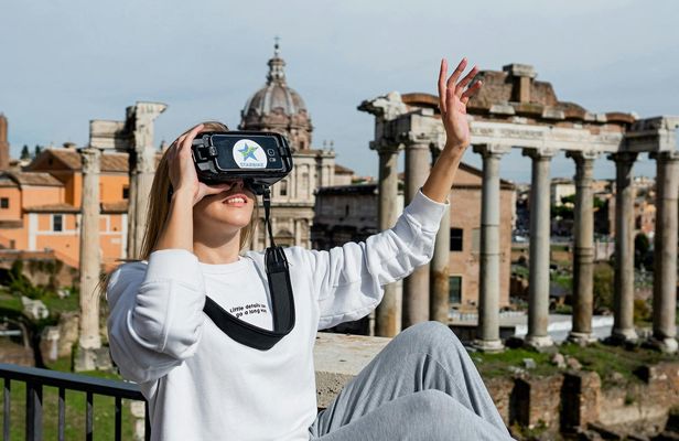Walking tour of Ancient Rome with virtual reality